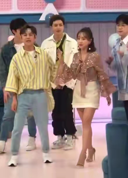 脸很美身材却减分的8位女星,只能看脸不能看身材