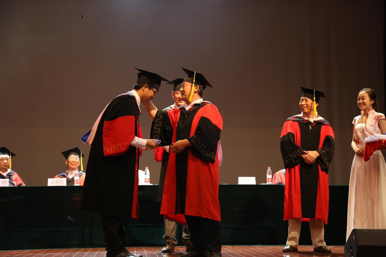 硕转博和硕博连读哪个好,直接读博和硕博连读的区别