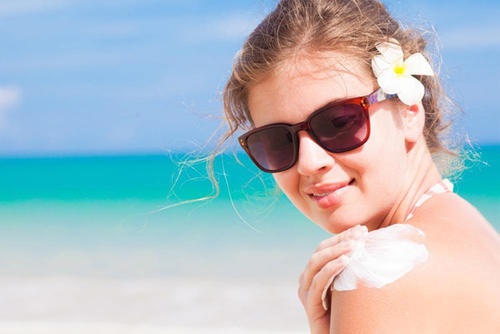 涂护肤品和防晒霜正确步骤,男士防晒霜怎么用正确步骤