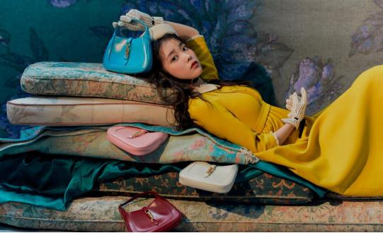 李知恩连帽外套,李知恩颜值分析