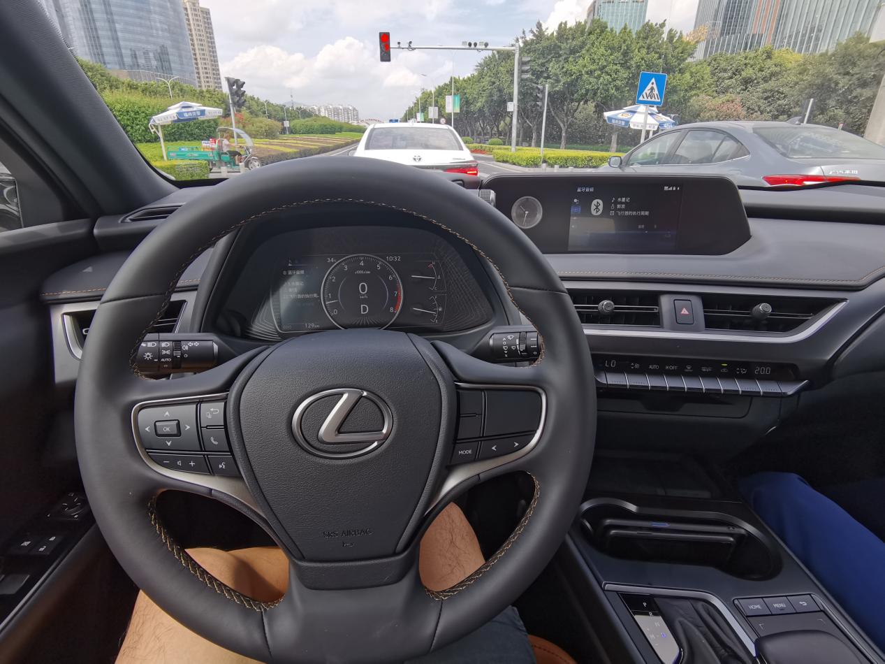 雷克萨斯ux200软包,雷克萨斯16款es200酒红云母色