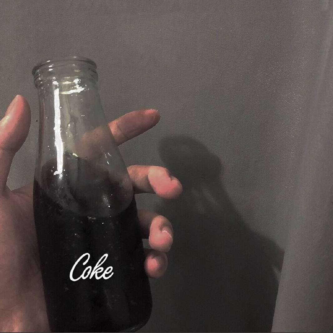 关于宣传奶茶发朋友圈文案,朋友送自己奶茶发朋友圈文案