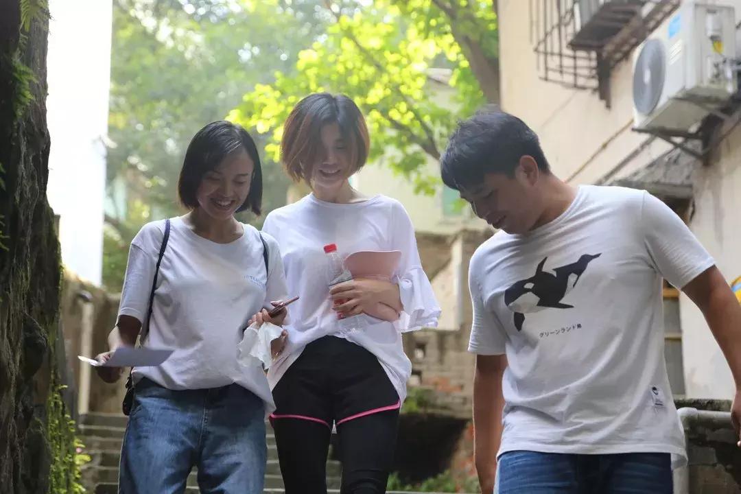 好老师教育“风雨同行十五载，携手并肩再奋进”主题拉练活动启动