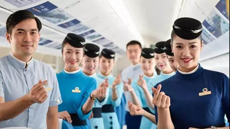 当空乘需要什么手续,当空姐的坏处多还是好处多