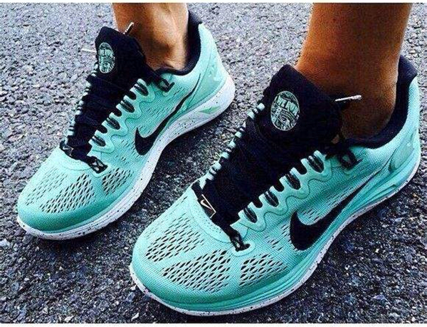 ct2357-002耐克鞋怎么辨别真假,区分真假耐克鞋的方法