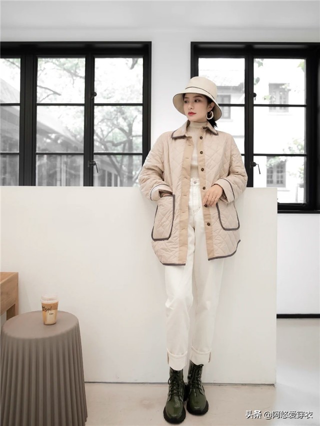 冬季羽绒服怎么穿不显臃肿,冬天穿羽绒服怎么搭配时髦又显瘦