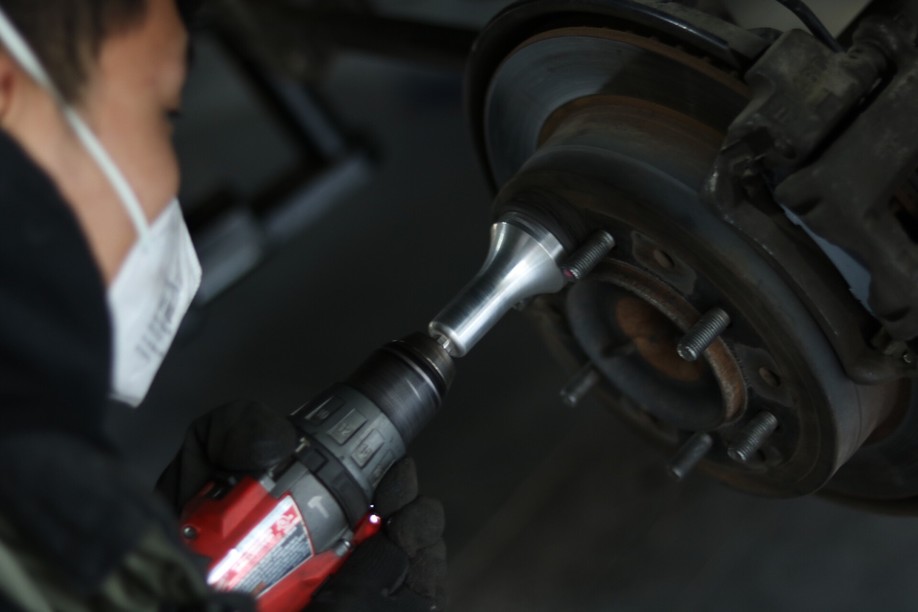 怪兽修车:修复一辆09款中东版丰田霸道,最终旧车变新车