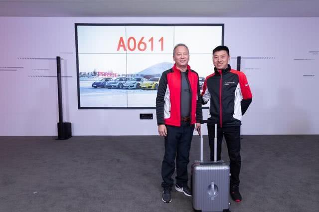 保时捷911冰面上漂移,保时捷汽车911玩雪