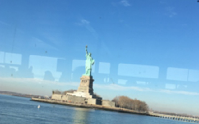 一家三口去美国被拒签的机会大吗,一家四口美国签证