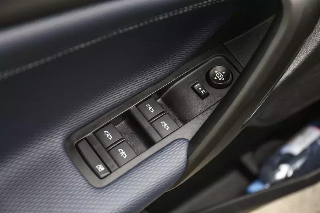 雪佛兰创酷汽车试驾,试驾雪佛兰创酷rs