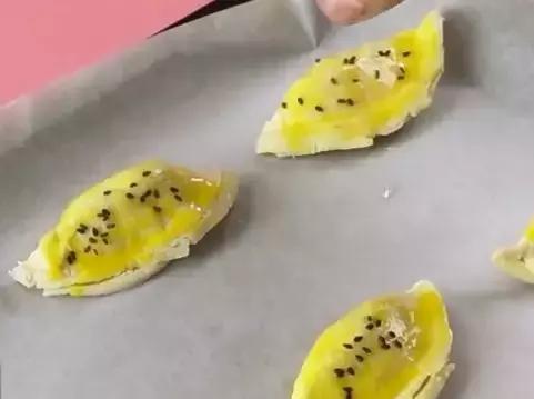榴莲酥简单,甜甜的味道酥酥脆脆的榴莲酥