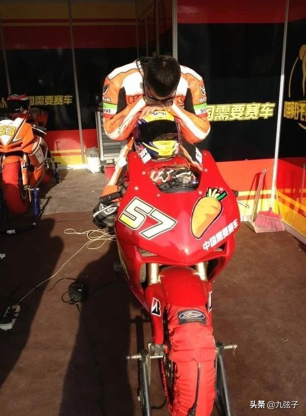 车评人陈震二环开什么车,二环十三郎陈震和车的合影