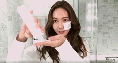 夏天洗完脸擦什么保湿,夏天洗完脸怎么涂防晒