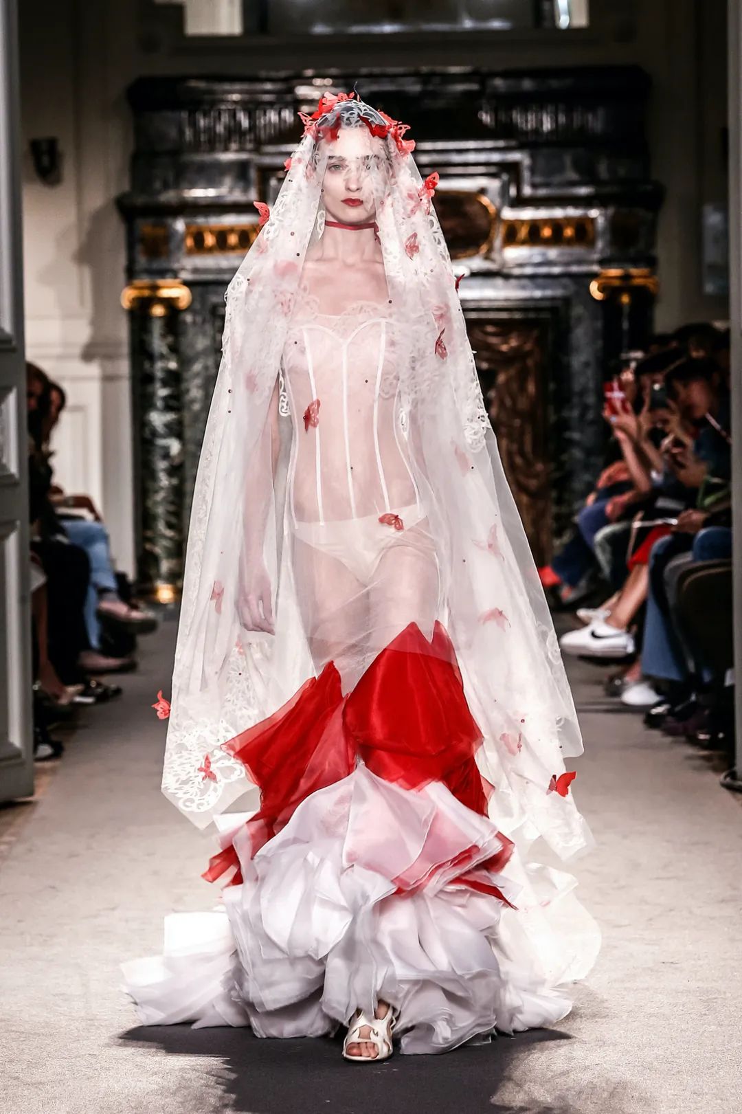 兰公子变身“巧手神探”百乐门老板娘|纸上刺绣,别具匠心