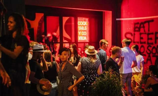 一个国家的悲剧：美国如何成为全球“*交性**易”第一目标国