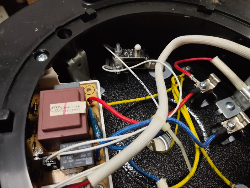 电器坏了自己找谁维修,电器坏了从来不修怎么办