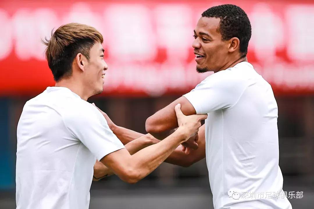 卡罗赢了比赛,卡罗赛前