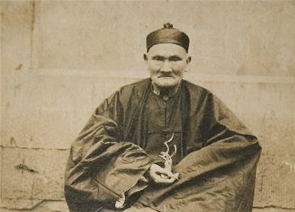 清朝的李庆远活了256岁是真的吗,李庆远介绍历史上活了1000岁的人