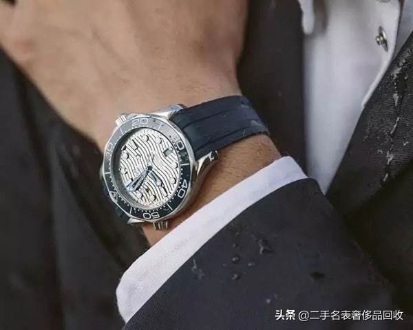 3万左右买二手欧米茄还是卡地亚,3万买欧米茄还是劳力士女表