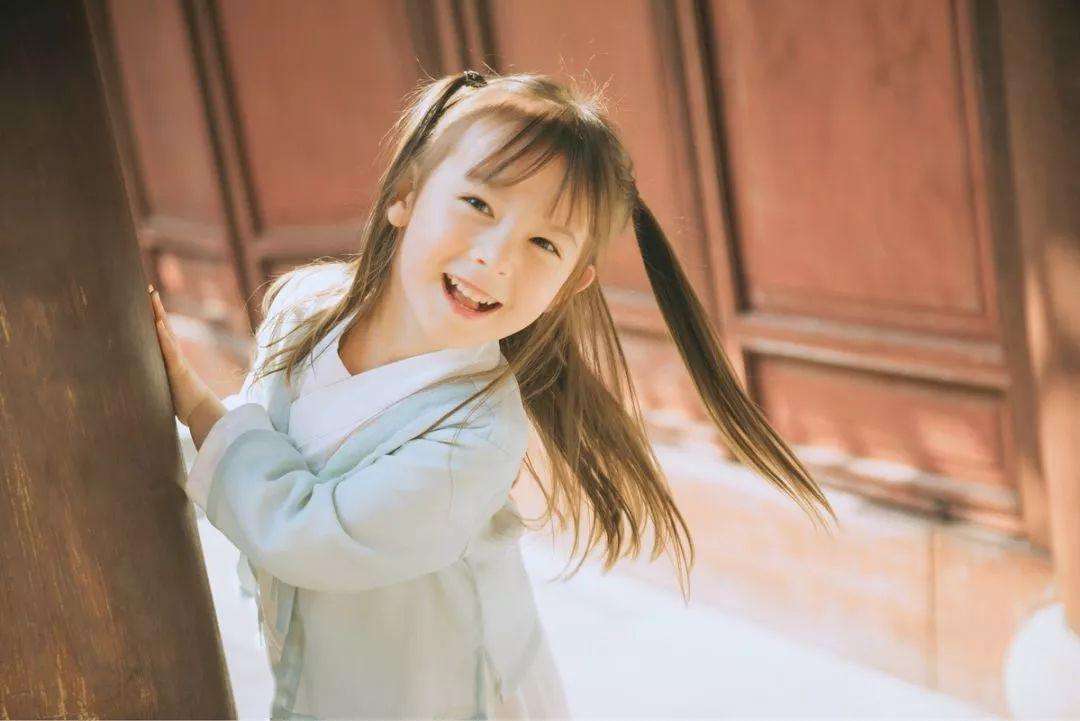 “妈妈,电视里的人出来了”父母起初不当回事,检查之后全家乱套