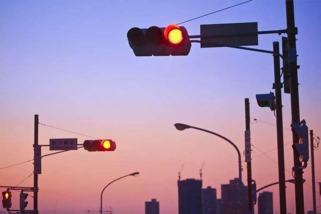 新手第一次闯红灯了会被扣分吗,交警提醒5种闯红灯行为不再扣分