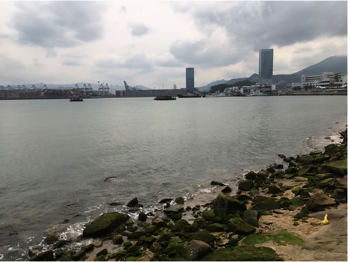 小米11pro能不能放水里,小米11pro水下能使用吗