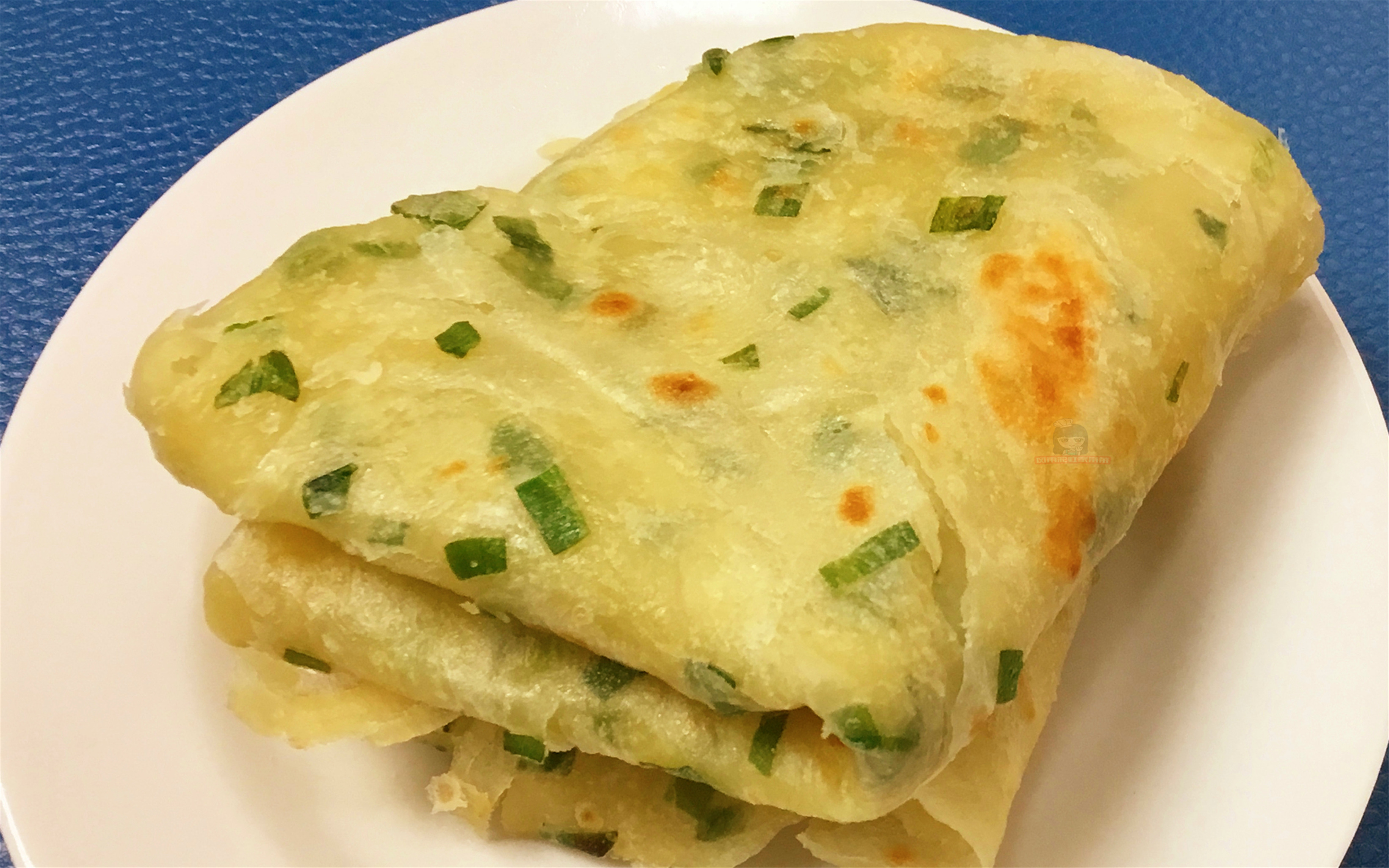 千层饼怎么做酥脆松软有层次,千层饼的家常做法又软又酥