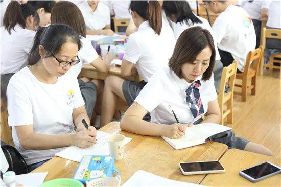 给大学新生的100条建议 (大学新生建议笔记本)