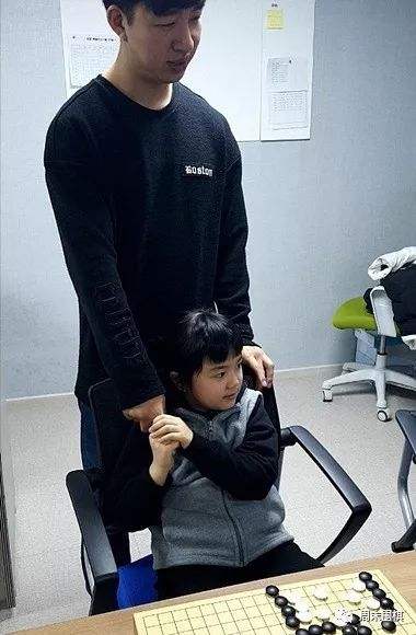 韩雄奎五段围棋2013年度妙手：那一刺的风情