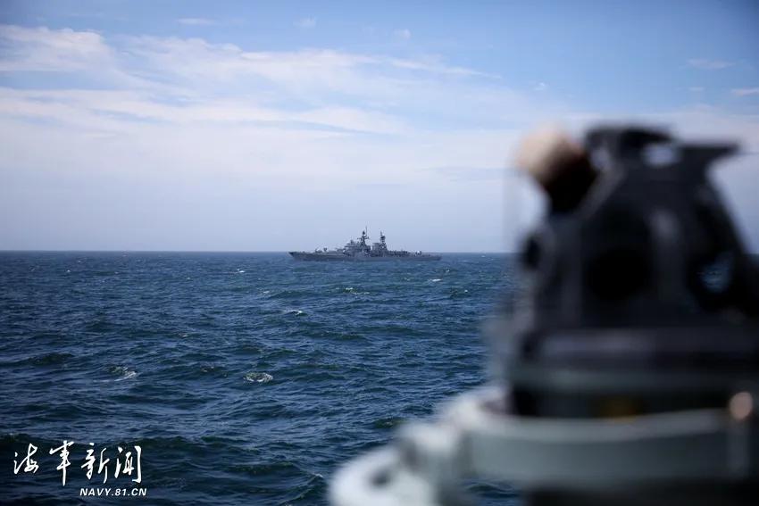 美舰过台海细节,官方谈美舰通过台海