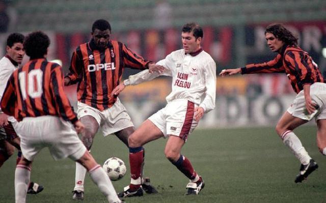 齐达内是助攻厉害还是进球厉害,齐达内是准球王吗