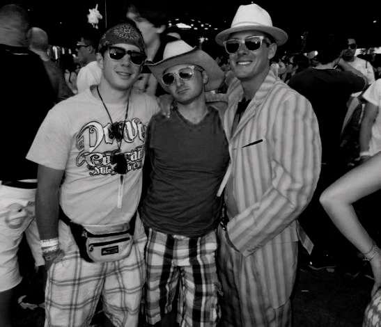 又一件“土味”单品回潮了,腰包竟成了时尚圈的新宠儿