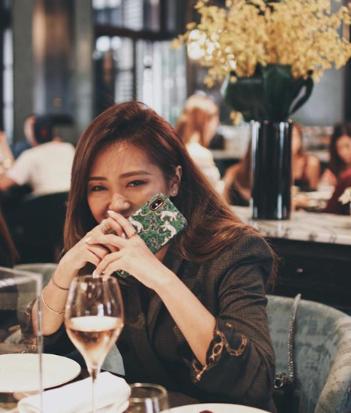 richmondfinch苹果xsmax手机壳,换一张新的手机壳