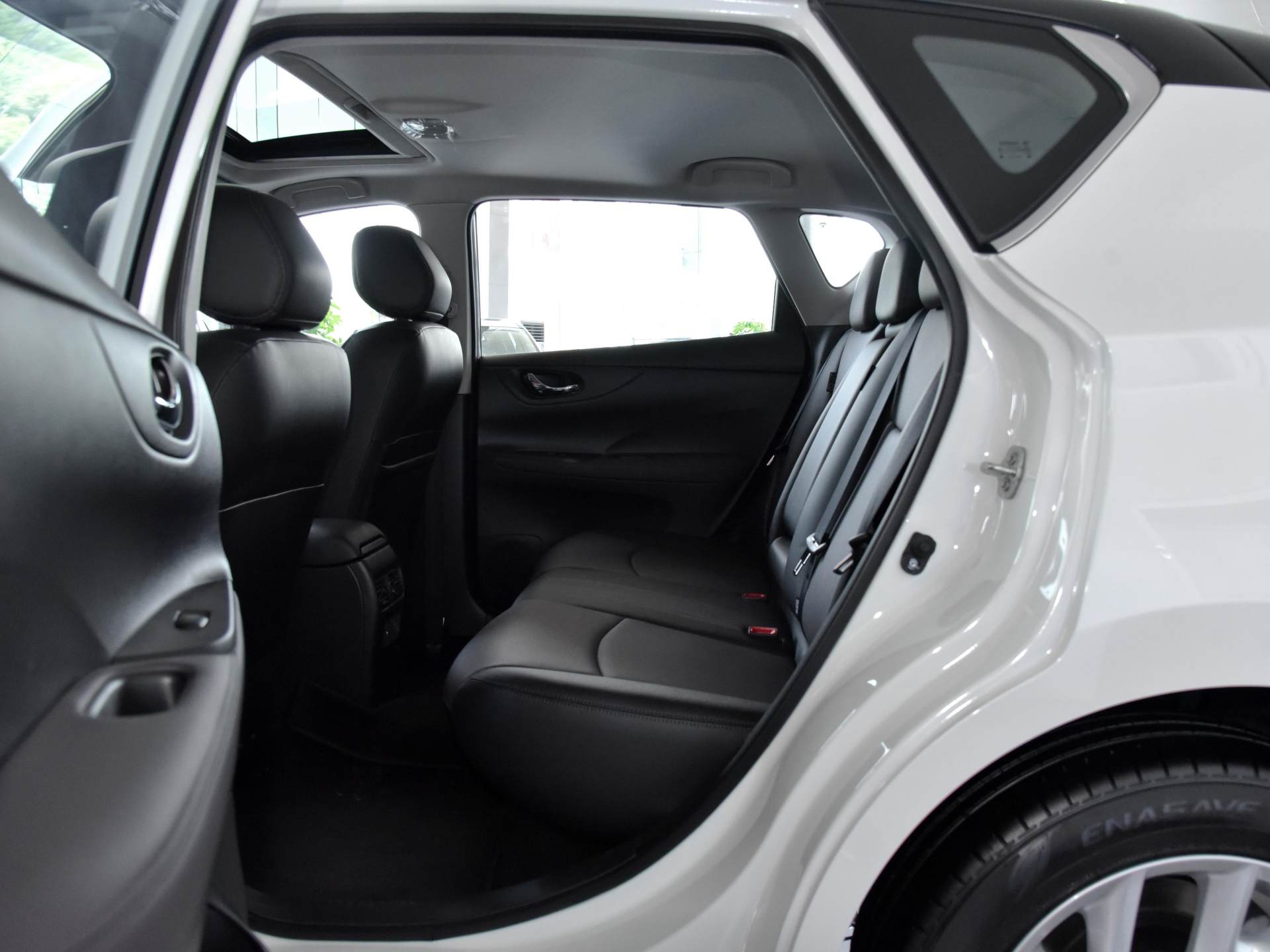 比2021经典轩逸更值得入手的车,十四代轩逸对比经典轩逸尺寸