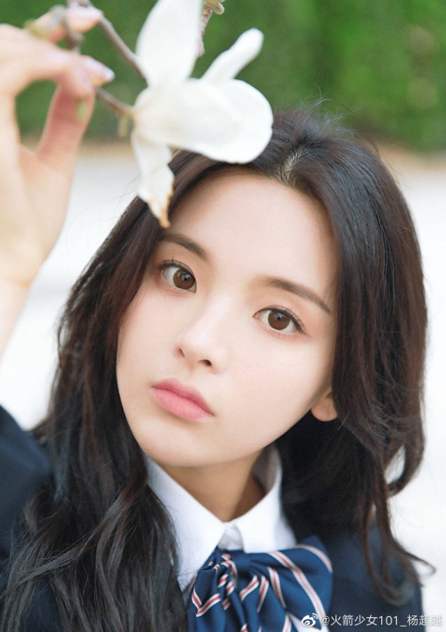 相貌平平杨超越?她的颜是否真的被吹嘘过渡?