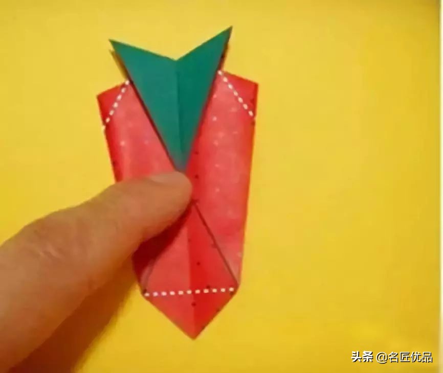 草莓叶子剪纸图,对称草莓剪纸