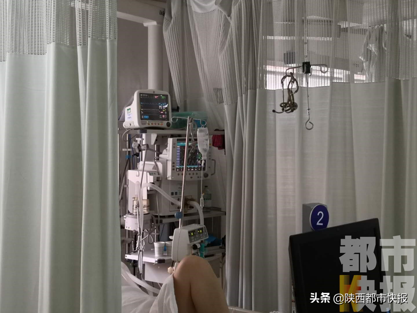 小伙宾馆内喝下野兽麻醉剂自杀民警医生与死神赛跑救人