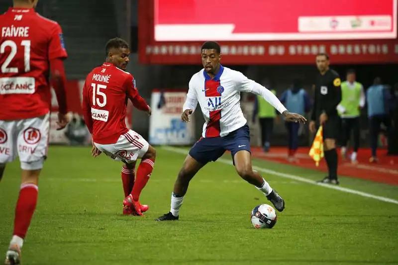 赛季落下大幕,法甲大巴黎提前四轮夺冠