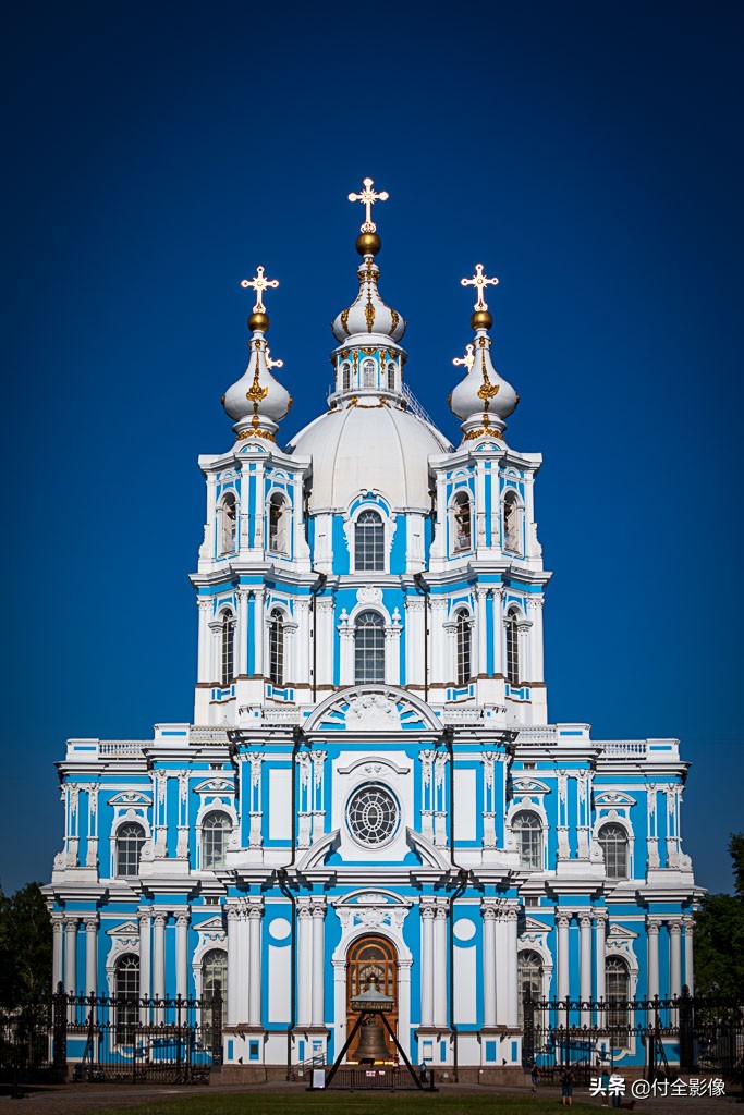 斯莫尔尼修道院主教,斯莫尔尼宫的宫殿