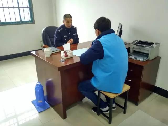 给看守所家人送衣物能穿到吗,看守所什么时间可以给亲人送衣服