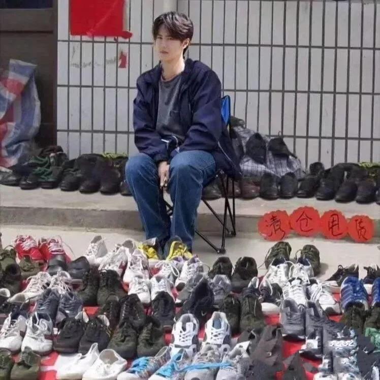 鸿星尔克王一博同款鞋子,王一博代言鸿星尔克了吗