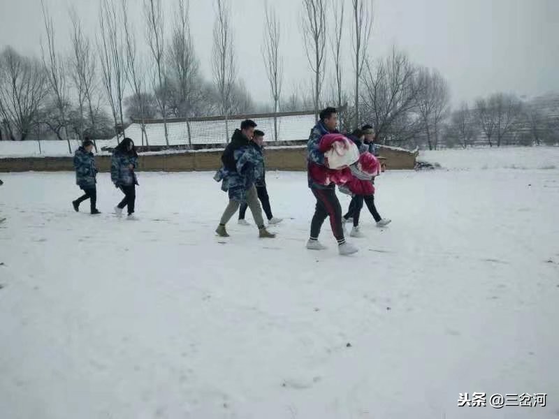 情暖杨崖集，乐动健身温暖山区送大爱