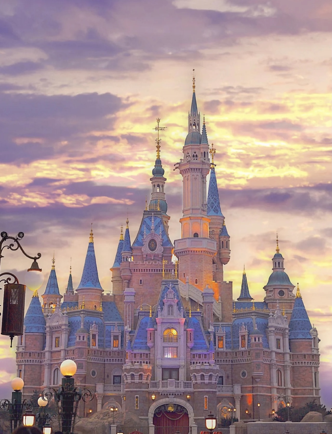 3月去迪士尼还是环球影城好,上海迪士尼好玩还是北京环球影城