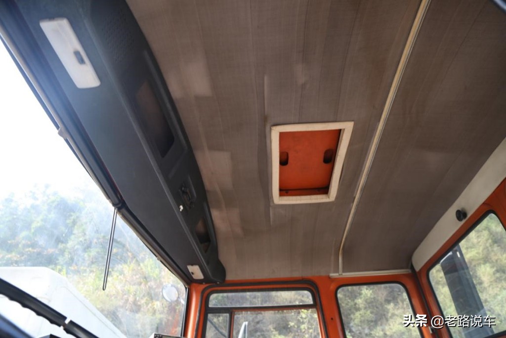 斯太尔血脉超级少见的黄河牌JN3261公铁两用卡车