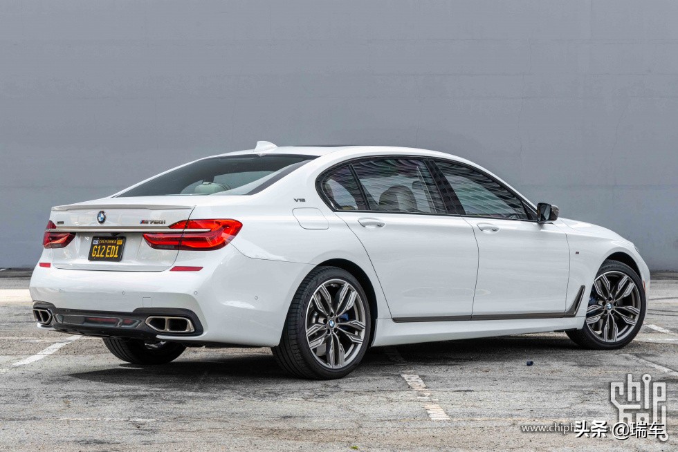 新款宝马m760liv12曜影特别版,宝马的v12