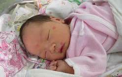 新生儿宝宝有红点怎么回事,新生儿身上红斑能消退么