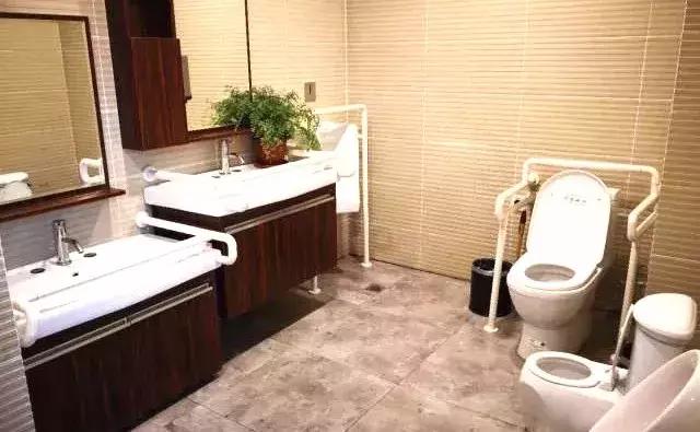 无锡梅村服务区女士停车位,高速服务区女司机专用停车位