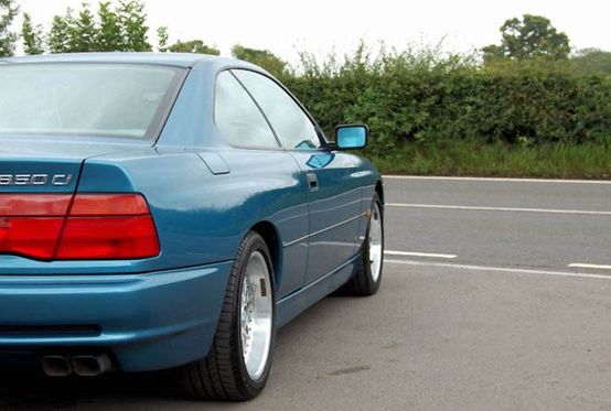 当年的百万豪车如今只要12万,外观低调不能惹的车老款豪车