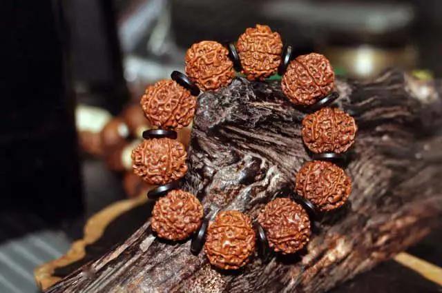 金刚菩提包浆能混住瑕疵吗,刚入手金刚菩提有斑