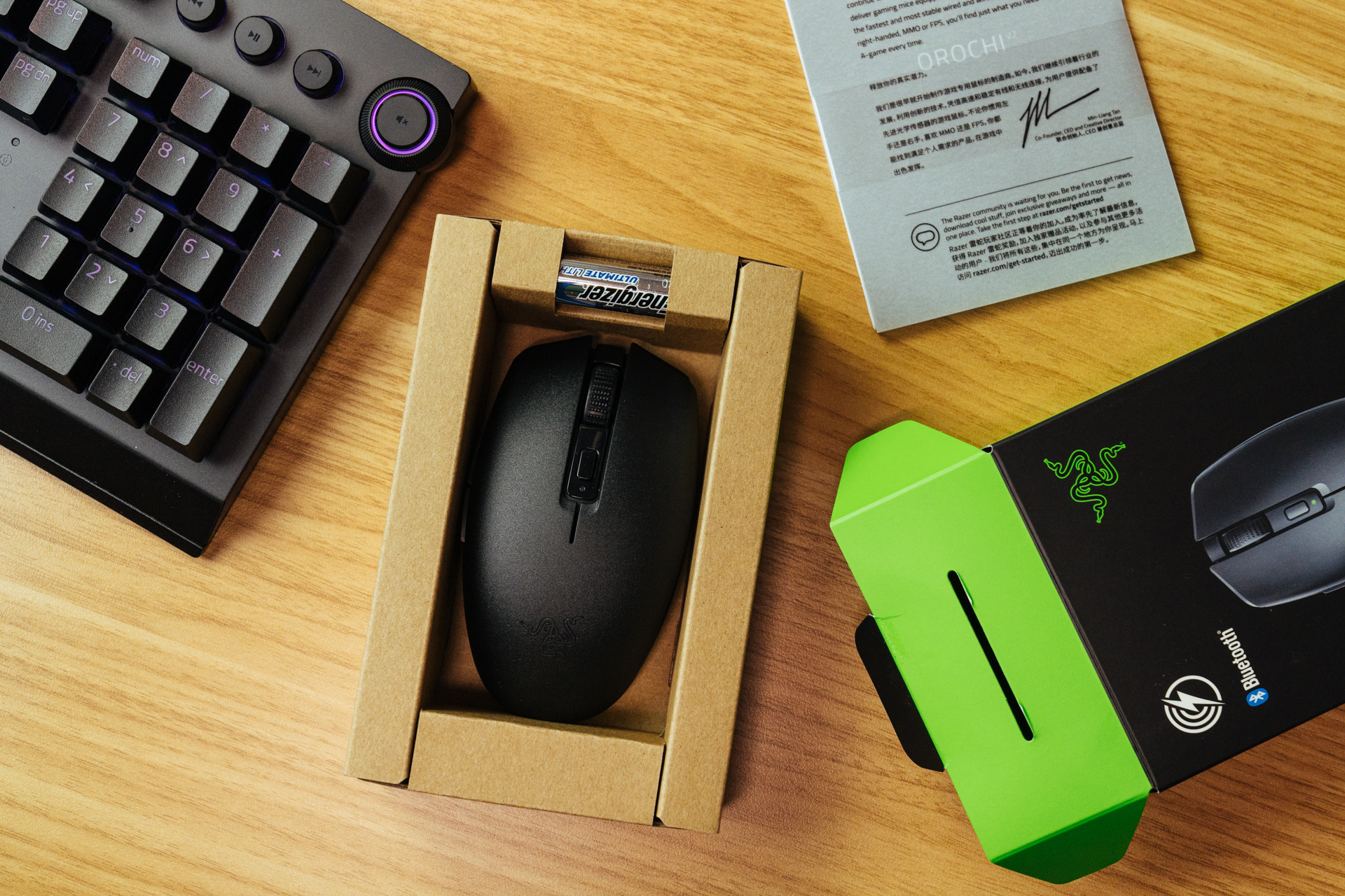 razer雷蛇毒蝰终极版轻量无线鼠标,razer八岐大蛇v2无线鼠标评测